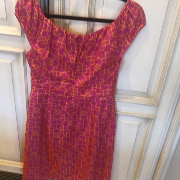 Beautiful knee length dress - Picture 4 of 4